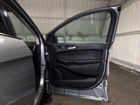 2021 Ford Edge SE