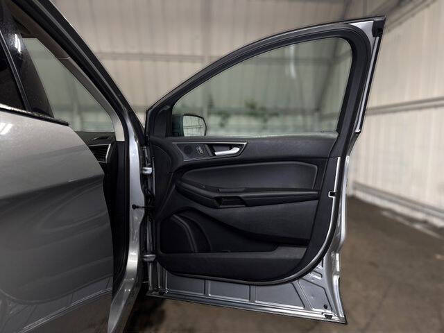 2021 Ford Edge SE