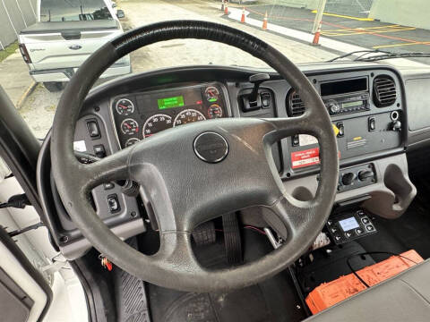 2017 Freightliner M2 106