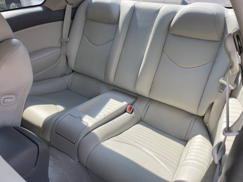 2011 Infiniti G37 Coupe x