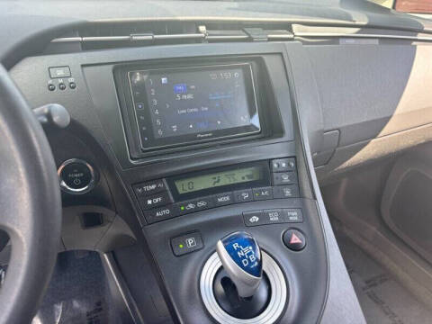 2010 Toyota Prius III