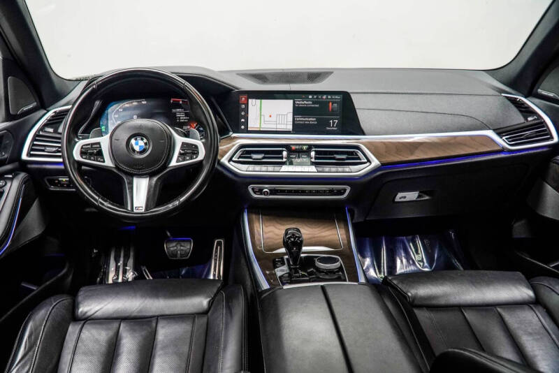 2022 BMW X5 M50i