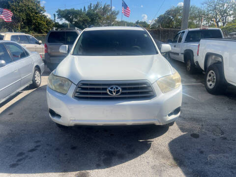 2008 Toyota Highlander for sale at Dulux Auto Sales Inc & Car Rental in Hollywood FL