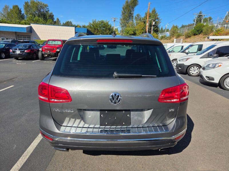 2015 Volkswagen Touareg V6 Sport