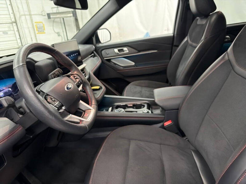 2025 Ford Explorer ST