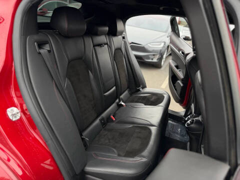 2018 Alfa Romeo Stelvio Quadrifoglio