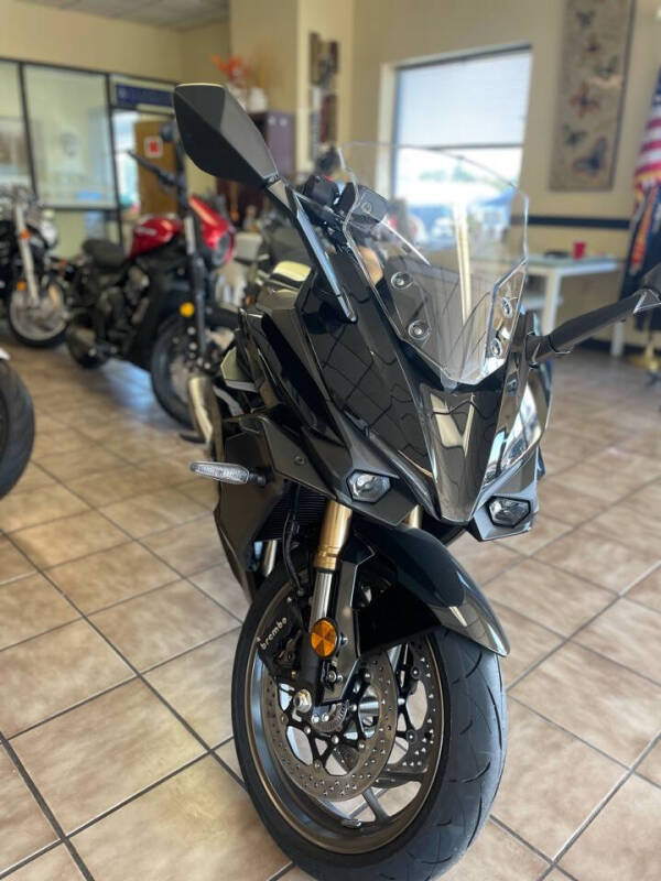 2024 Suzuki GSX-S1000GT