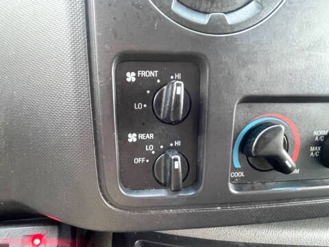 2011 Ford E-Series E-350 SD XLT