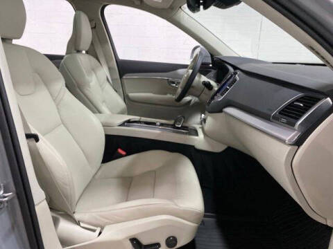 2025 Volvo XC90 B5 Core Bright Theme