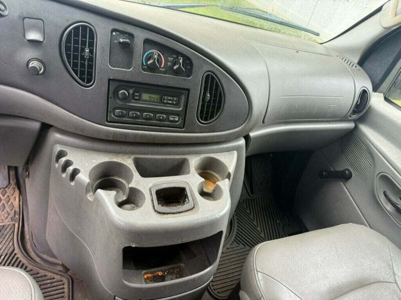 2005 Ford E-Series E-150