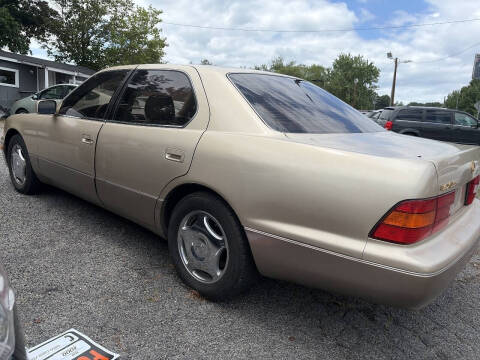 2000 Lexus LS 400