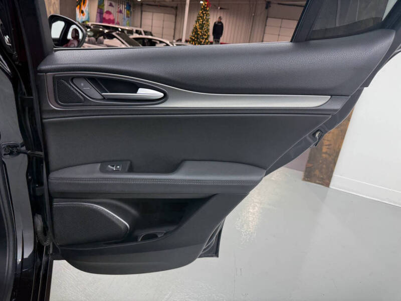 2022 Alfa Romeo Stelvio Veloce