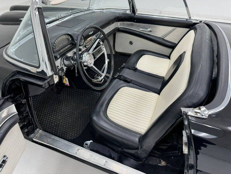 1956 Ford Thunderbird