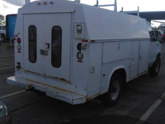 2002 Ford E-Series E-350 SD