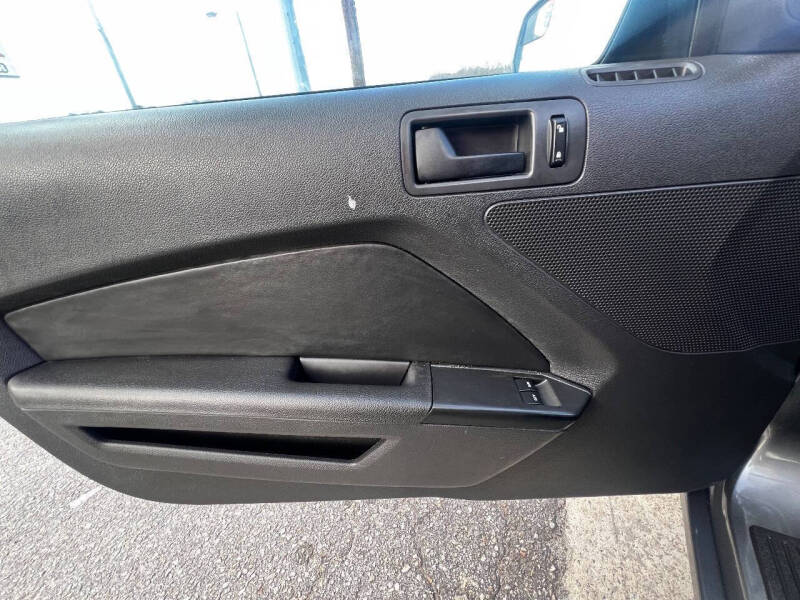 2014 Ford Mustang V6