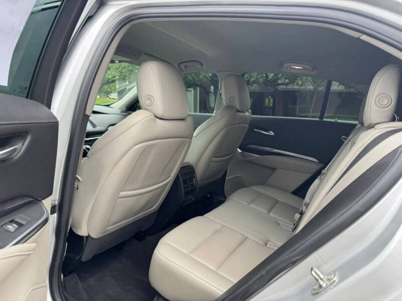 2022 Cadillac XT4 Luxury