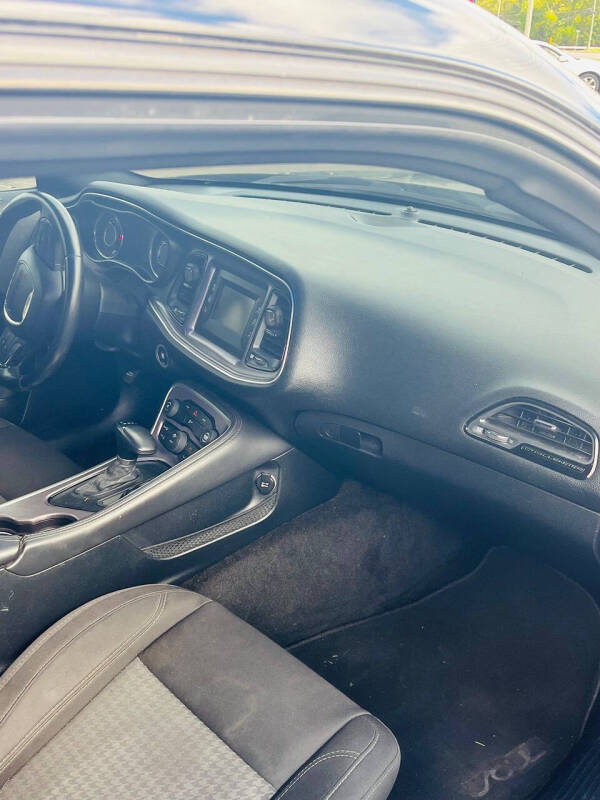 2016 Dodge Challenger SXT