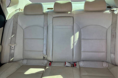 2018 Kia Cadenza Premium