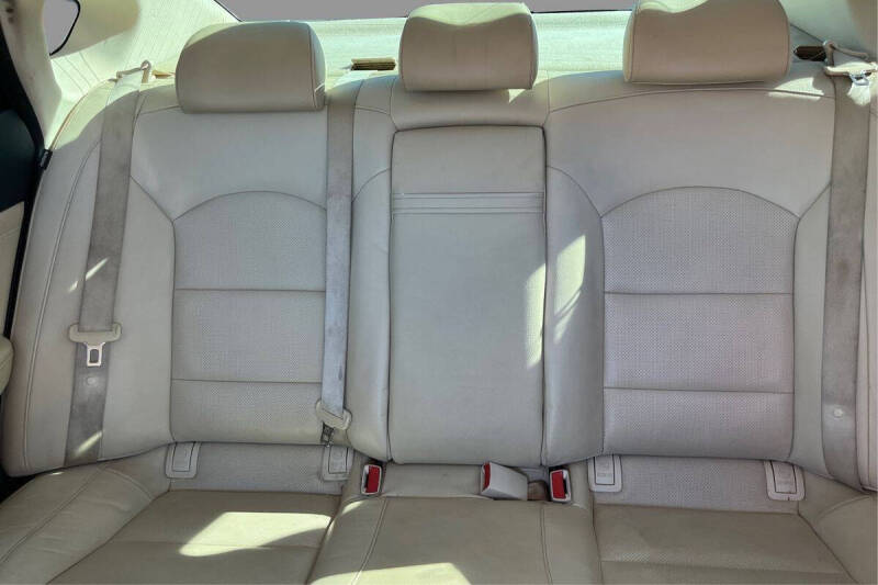 2018 Kia Cadenza Premium