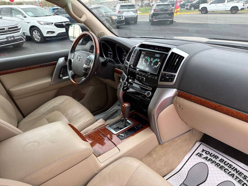 2014 Toyota Land Cruiser