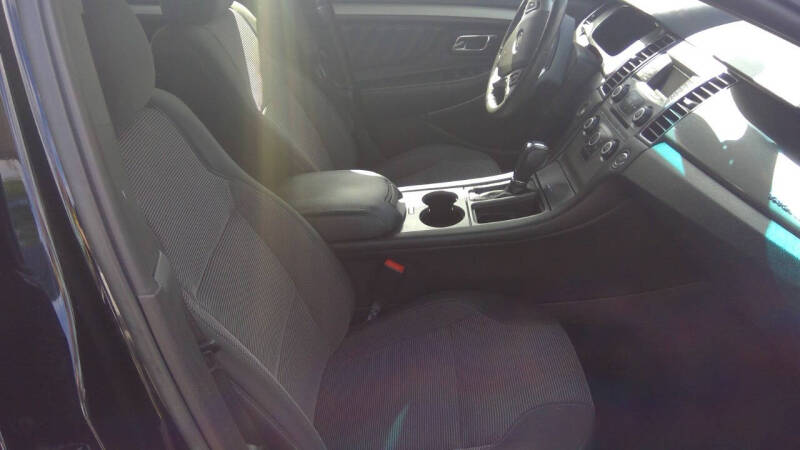 2018 Ford Taurus SEL
