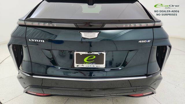 2024 Cadillac LYRIQ Luxury 1