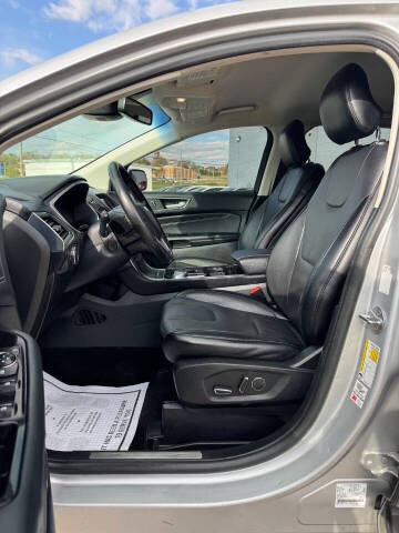 2019 Ford Edge Titanium