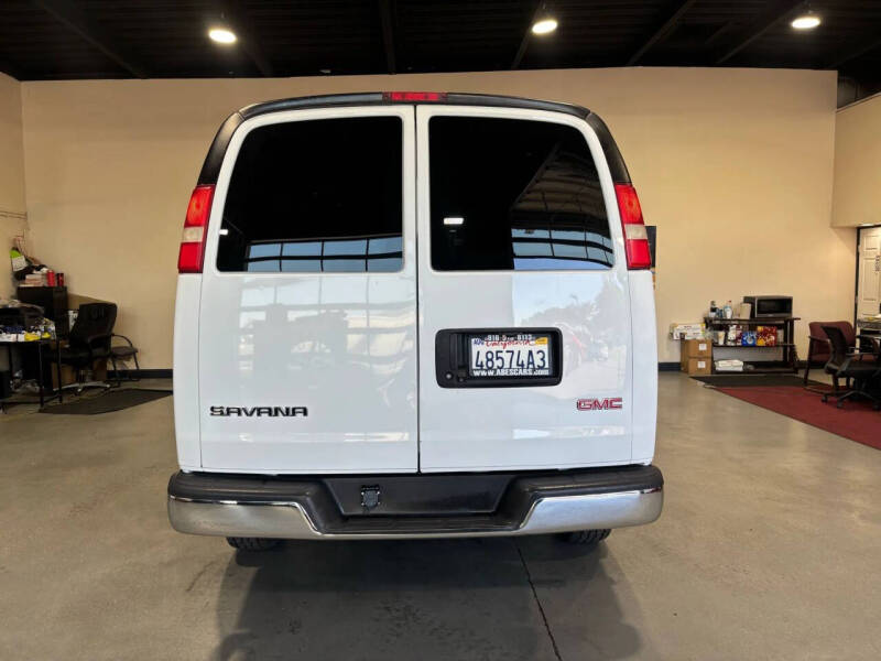 2018 GMC Savana 2500