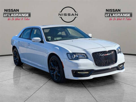 2022 Chrysler 300 S V8