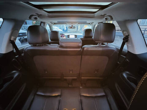 2017 Nissan Pathfinder SL