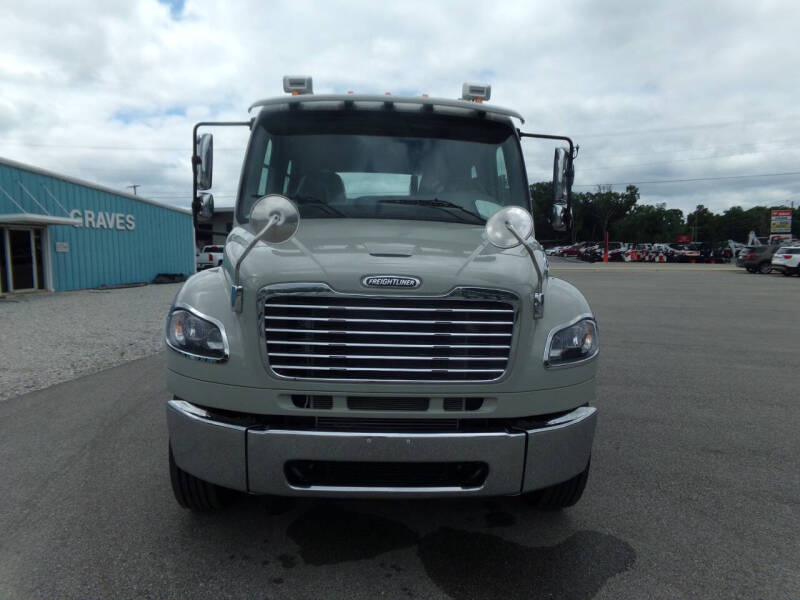 2024 Freightliner M2 106