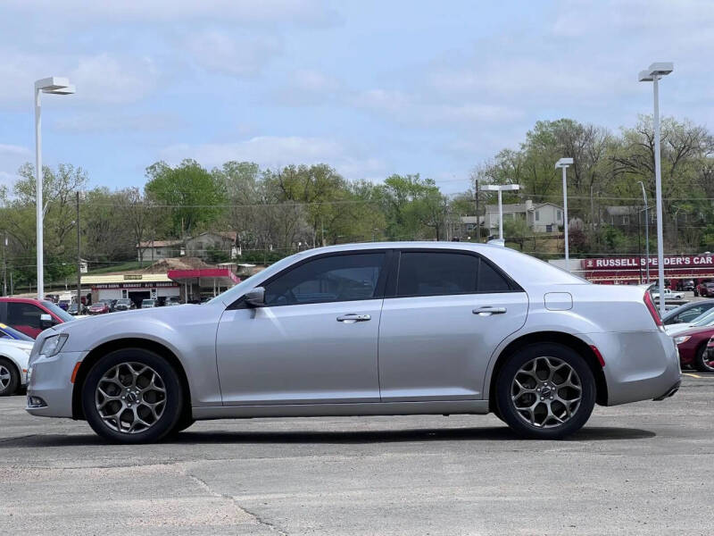 2016 Chrysler 300