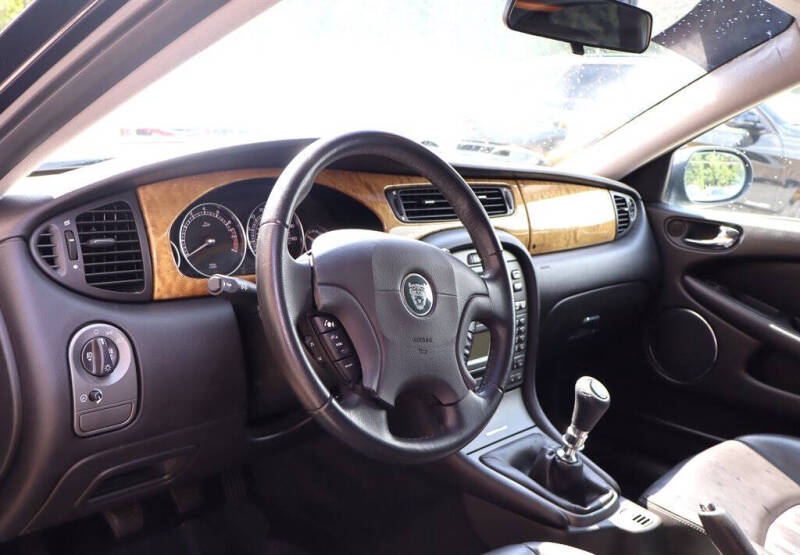 2004 Jaguar X-Type 2.5