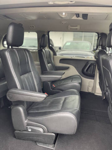 2015 Chrysler Town and Country Touring
