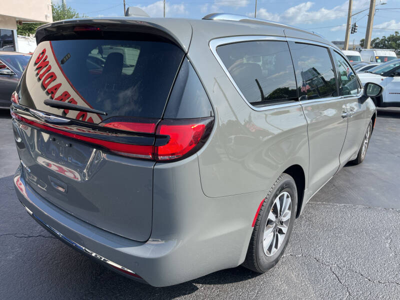 2021 Chrysler Pacifica Touring L