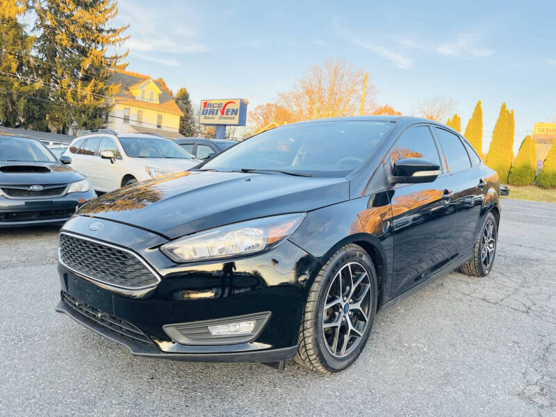 2018 Ford Focus SEL's photo