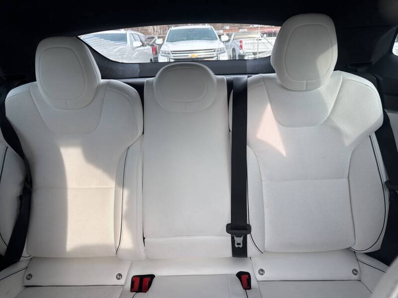 2022 Tesla Model S Plaid