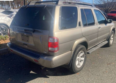 2004 Nissan Pathfinder SE