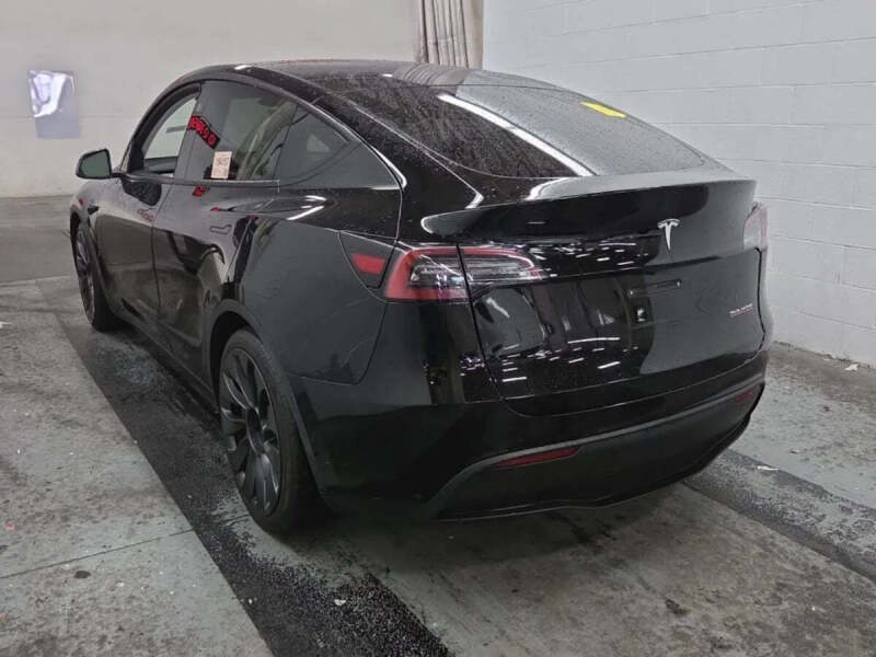 2023 Tesla Model Y Performance