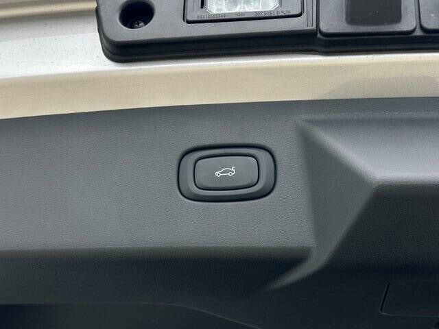 2025 VinFast VF8 Plus