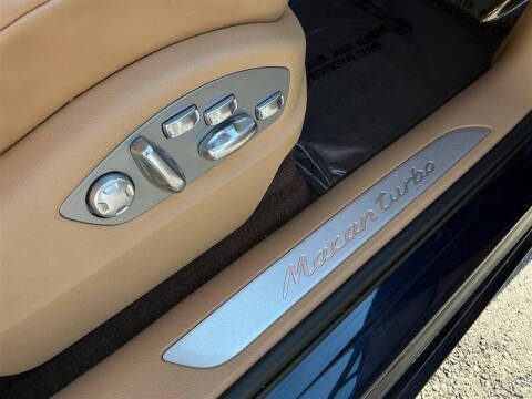 2016 Porsche Macan Turbo