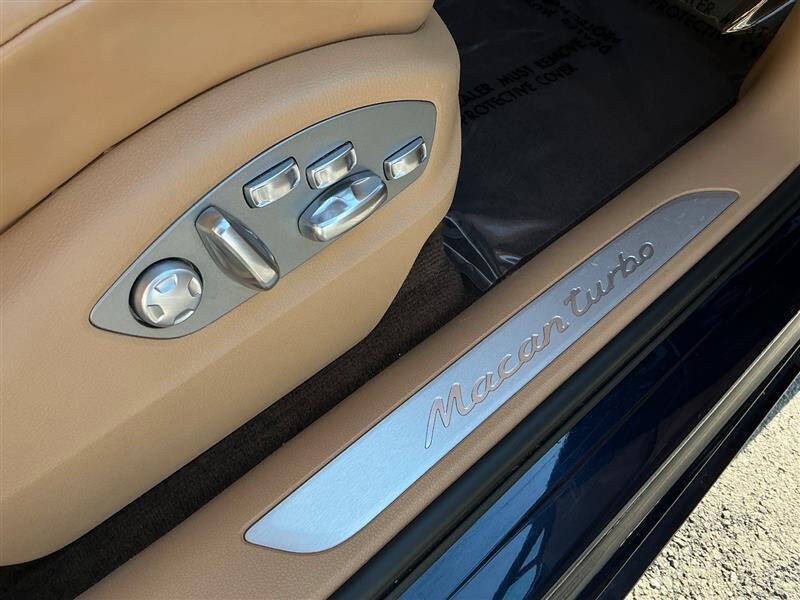 2016 Porsche Macan Turbo