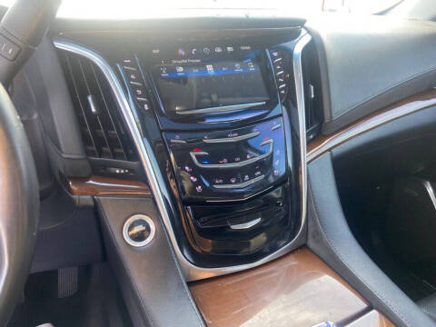 2017 Cadillac Escalade ESV Luxury