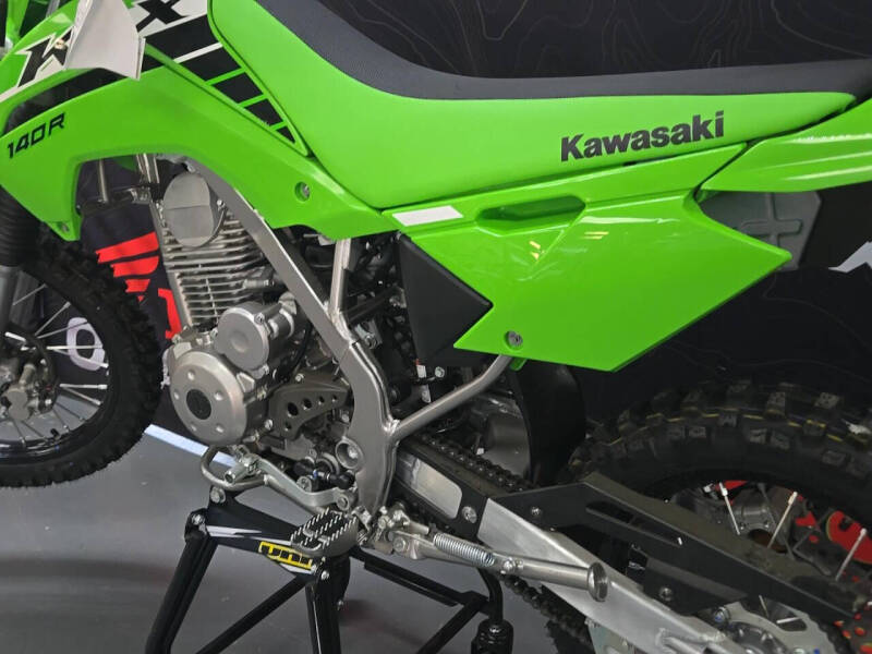 2025 Kawasaki KLX 140R