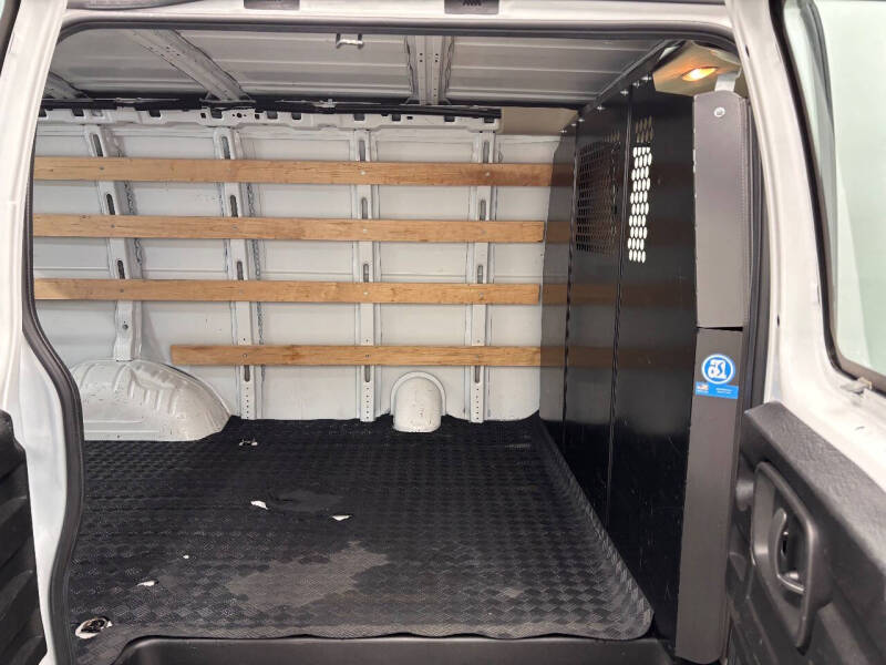 2023 Chevrolet Express 2500
