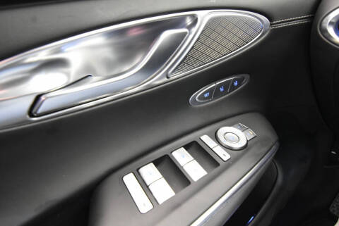 2023 Genesis GV70 2.5T Standard