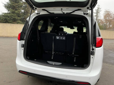 2020 Chrysler Pacifica Hybrid Touring