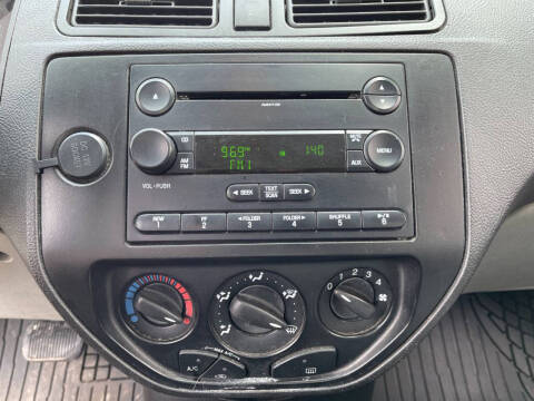 2007 Ford Focus ZX4 S