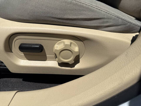 2017 Ford Taurus SEL