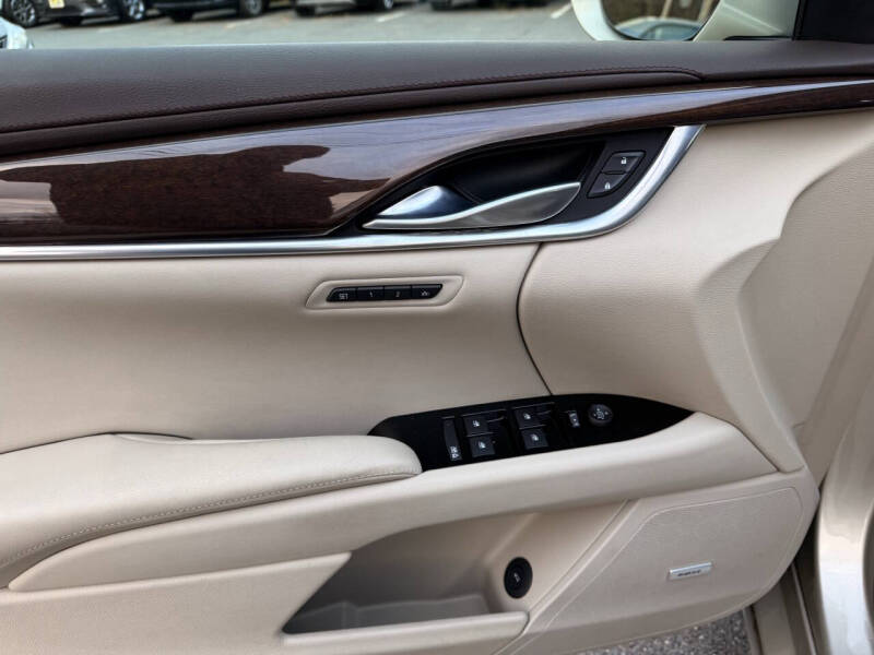 2014 Cadillac XTS Luxury Collection